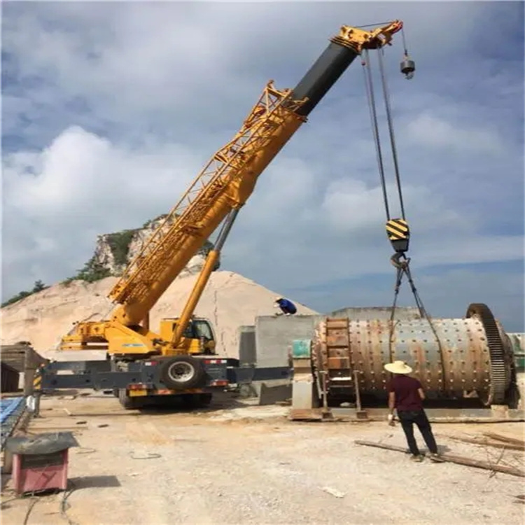 壤塘吊车的运输费用是否包含在租赁费用中